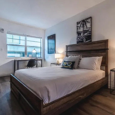 Travelers Hideout Located 1 Block From The Beach Miami Beach Exterior foto